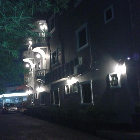 Hotel Ria Джохор Бахру Екстериор снимка