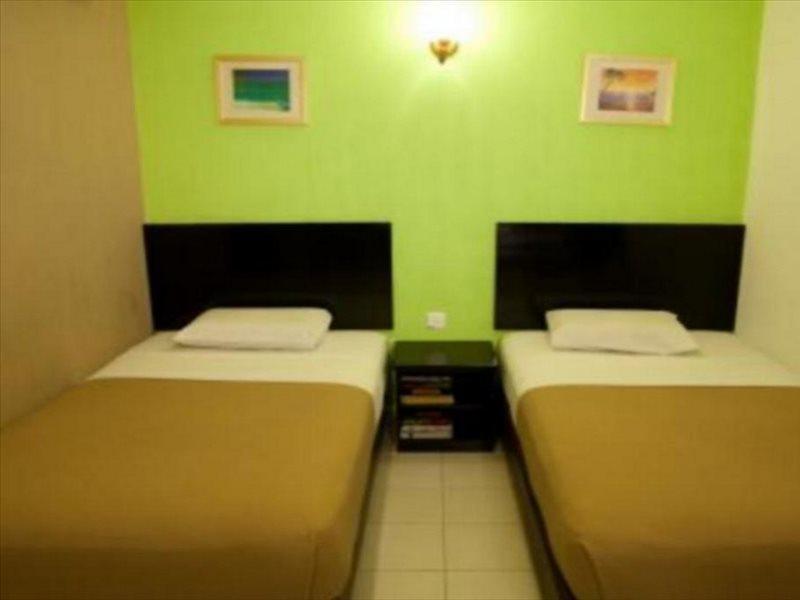 Hotel Ria Джохор Бахру Екстериор снимка