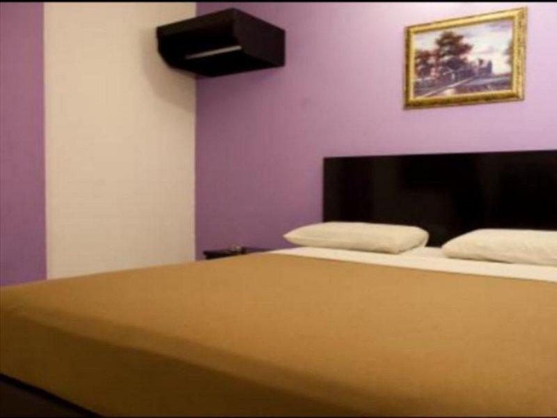 Hotel Ria Джохор Бахру Екстериор снимка